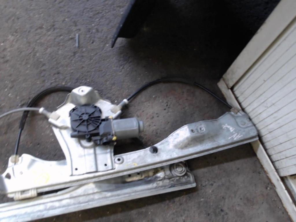 Lève vitre électrique avant droit Renault Clio 3 phase 1, Enlèvement ou Envoi, Utilisé, Renault