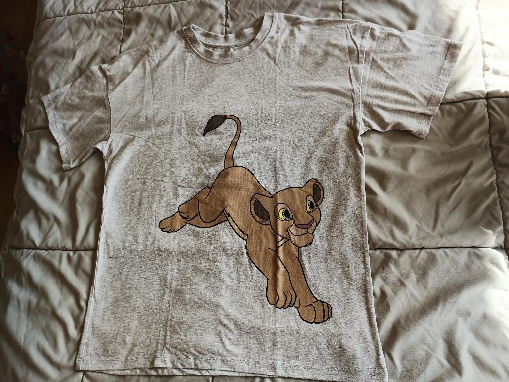 T-shirt gris avec Roi Lion taille L, Collections, Enlèvement ou Envoi, Le Roi Lion ou Le Livre de la Jungle, Utilisé, Vêtements ou Textile