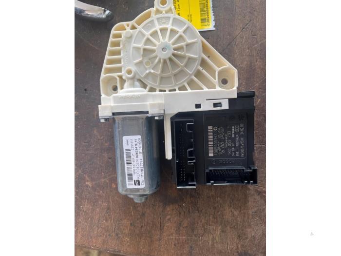 Moteur de vitre portière d'un Seat Leon, Enlèvement ou Envoi, 3 mois de garantie, Utilisé, Seat