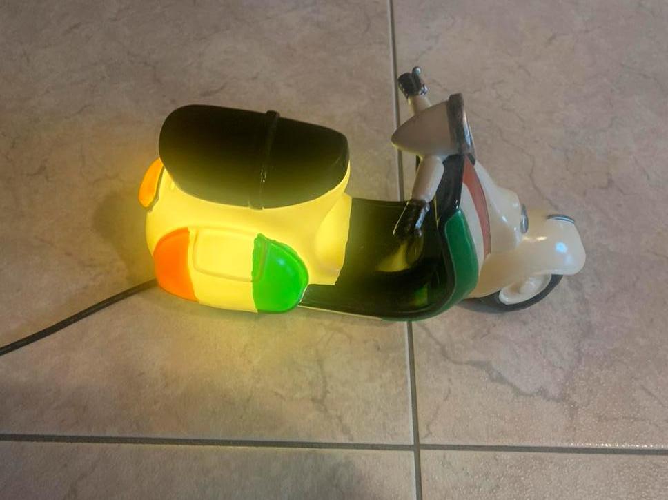 Nachtlamp in scootervorm vespa, Maison & Meubles, Enlèvement ou Envoi, Comme neuf