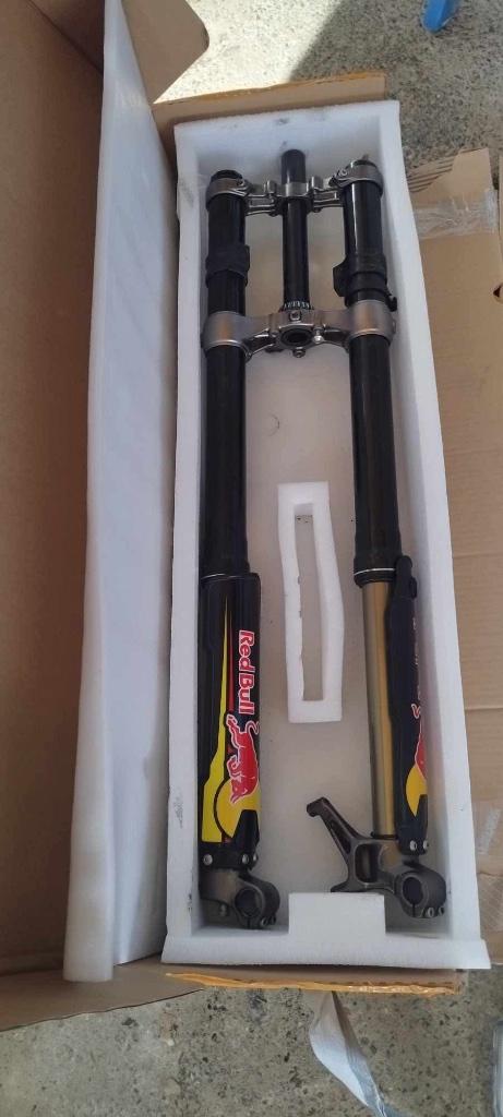 SUR-RON LIGHT BEE KKE VOORVORK, Motoren, Ophalen, Gebruikt