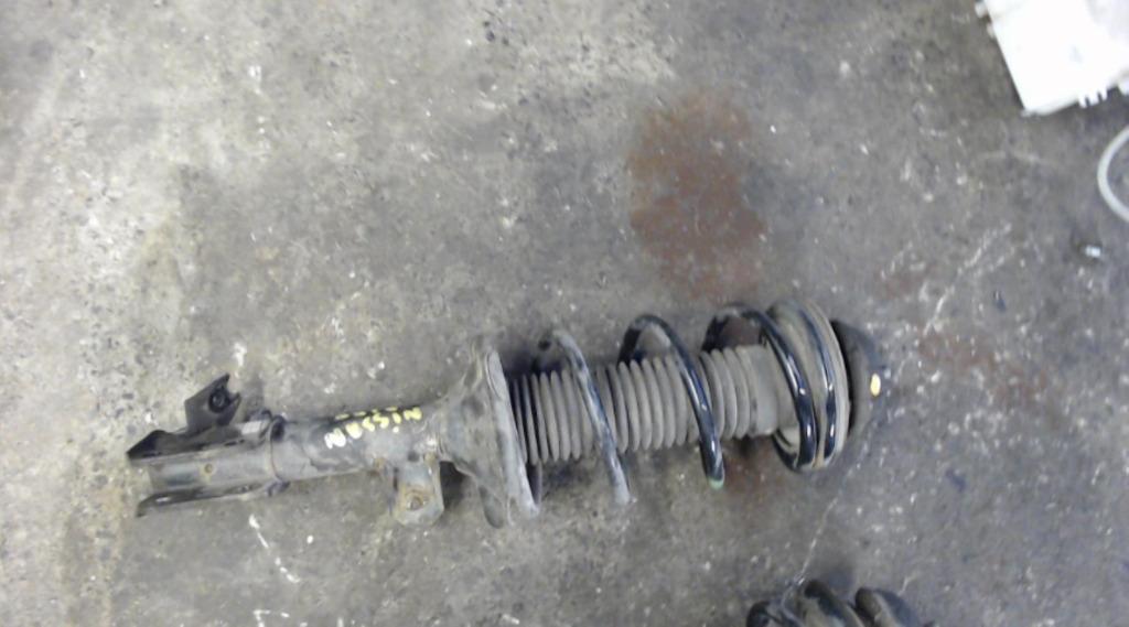 Amortisseur avant gauche Nissan Pixo 1.0i 50kw 2009-2013, Ophalen of Verzenden, Gebruikt, Nissan