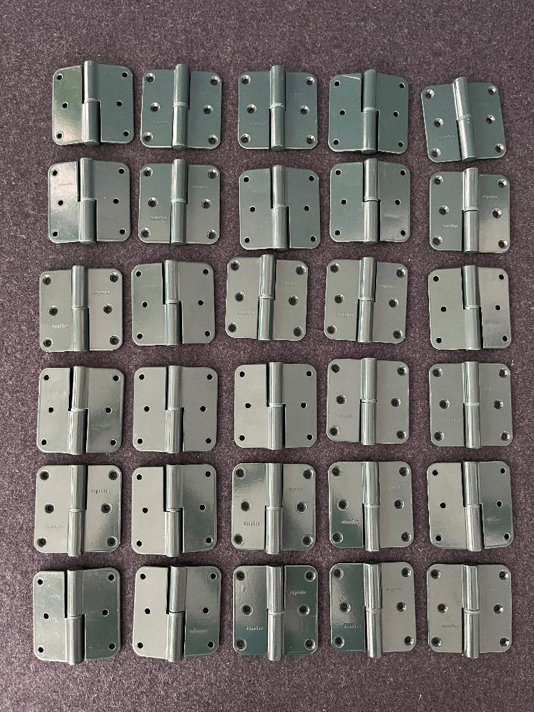 30 donkergroen gelakte metalen scharnieren Argenta 80x80mm, Ophalen, Zo goed als nieuw
