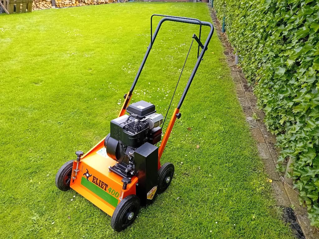 Eliet verticuteermachine te huur, Enlèvement, Comme neuf, Essence
