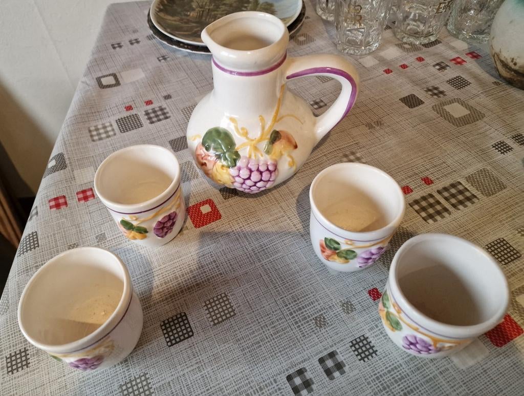 Wijnkaraf met 4 drinkbekers, Ophalen of Verzenden, Zo goed als nieuw