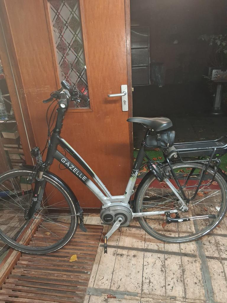 Elektrische fiets + 2 schermen en batterij, 51 à 55 cm, 50 km par batterie ou plus, Comme neuf, Enlèvement