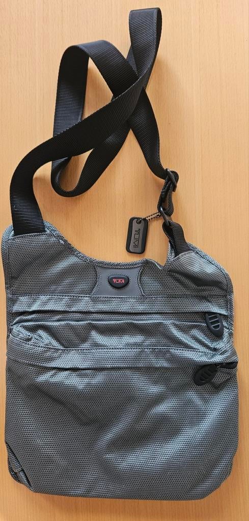 Tumi crossover tas, Ophalen of Verzenden, Zo goed als nieuw