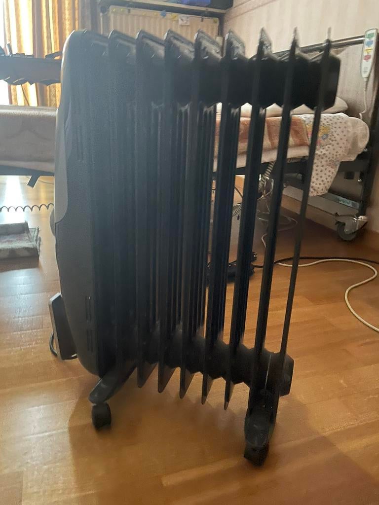 AEG elektrische olieradiator verwarming – mobiel & krachtig, Doe-het-zelf en Bouw, Verwarming en Radiatoren, Zo goed als nieuw