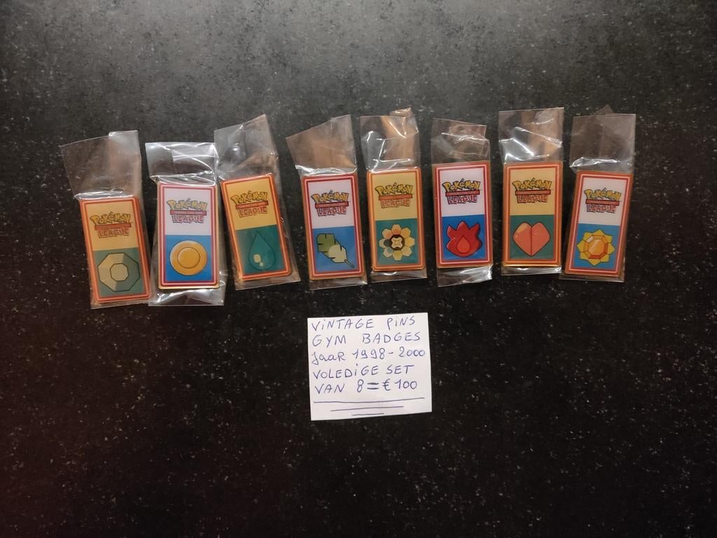 Gym Badges Jaar1995-2000 Vintage‼️, Hobby & Loisirs créatifs, Jeux de cartes à collectionner | Pokémon, Enlèvement