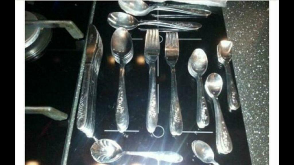 Keuken bestek, Huis en Inrichting, Ophalen, Kunststof, Zo goed als nieuw, Vaatwasserbestendig