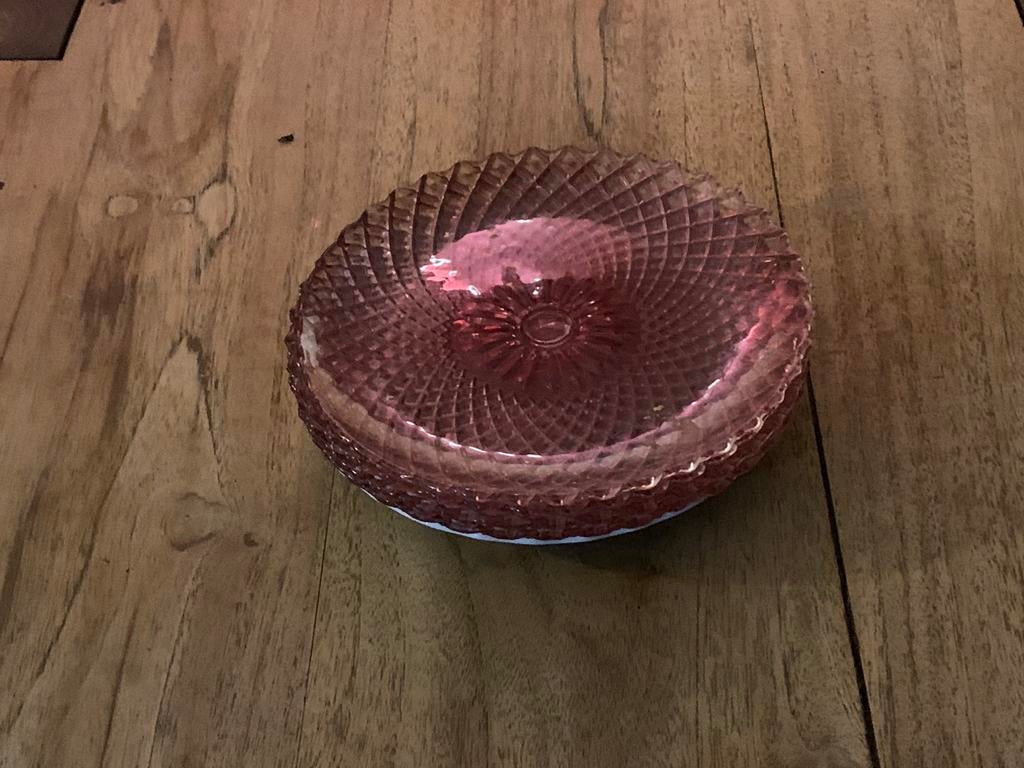 Assiettes en verre rose/diamètre 20cm, Enlèvement, Comme neuf