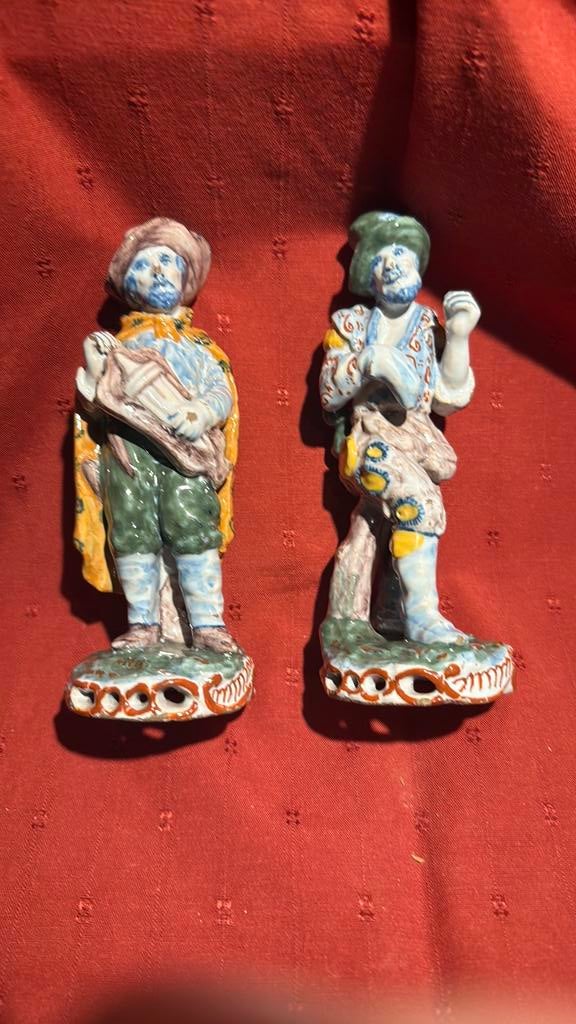 Paire de sujets en faïence de delft, Antiquités & Art, Antiquités | Céramique & Poterie, Enlèvement