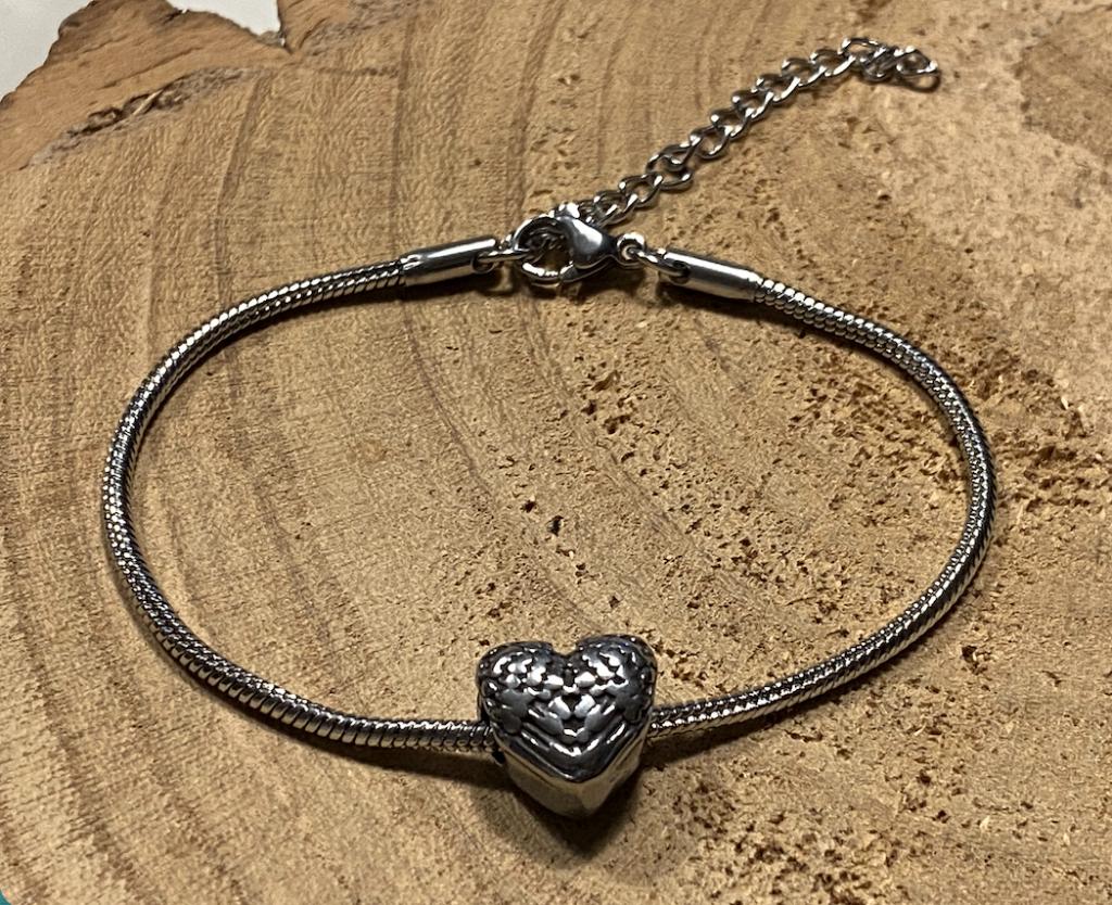 Valentijnscadeau ♥️: armband met hartje (nieuw), Ophalen of Verzenden, Nieuw, Zilver, Met bedels of kralen