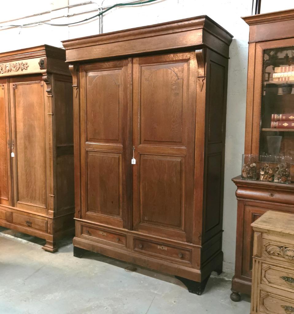 Hoge antieke Franse kleerkast in zware eik H 229 B 156 D 64, Ophalen