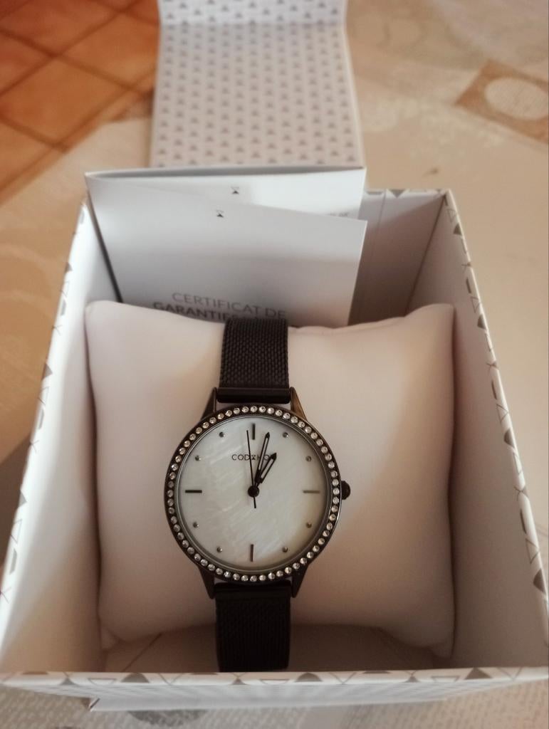 Montre femme, Enlèvement, Comme neuf