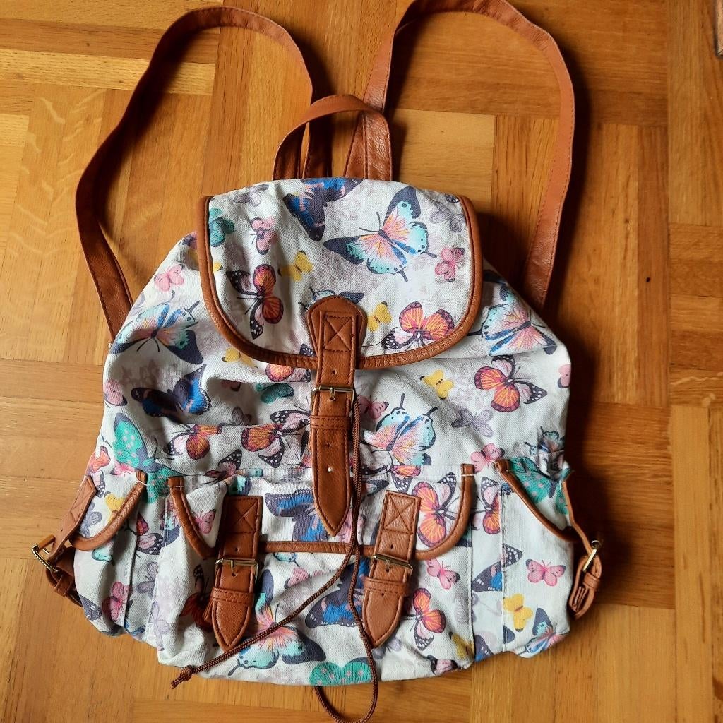 sac à dos à motif papillon, Enlèvement, Comme neuf, 25 à 40 cm, 30 à 45 cm