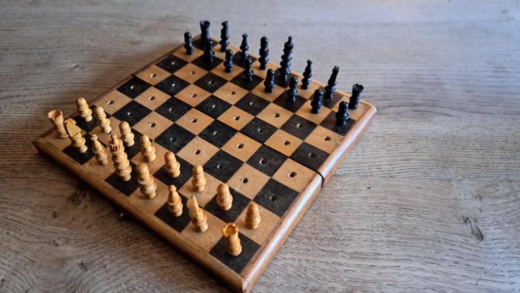 Jeu d'échec mini en bois (vintage), Enlèvement ou Envoi