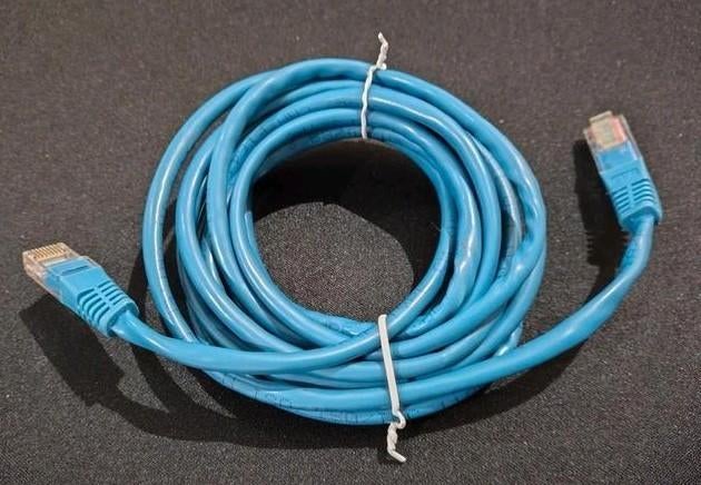 Cable prise rj45 ethernet / internet 3m bleu cat5e occas.