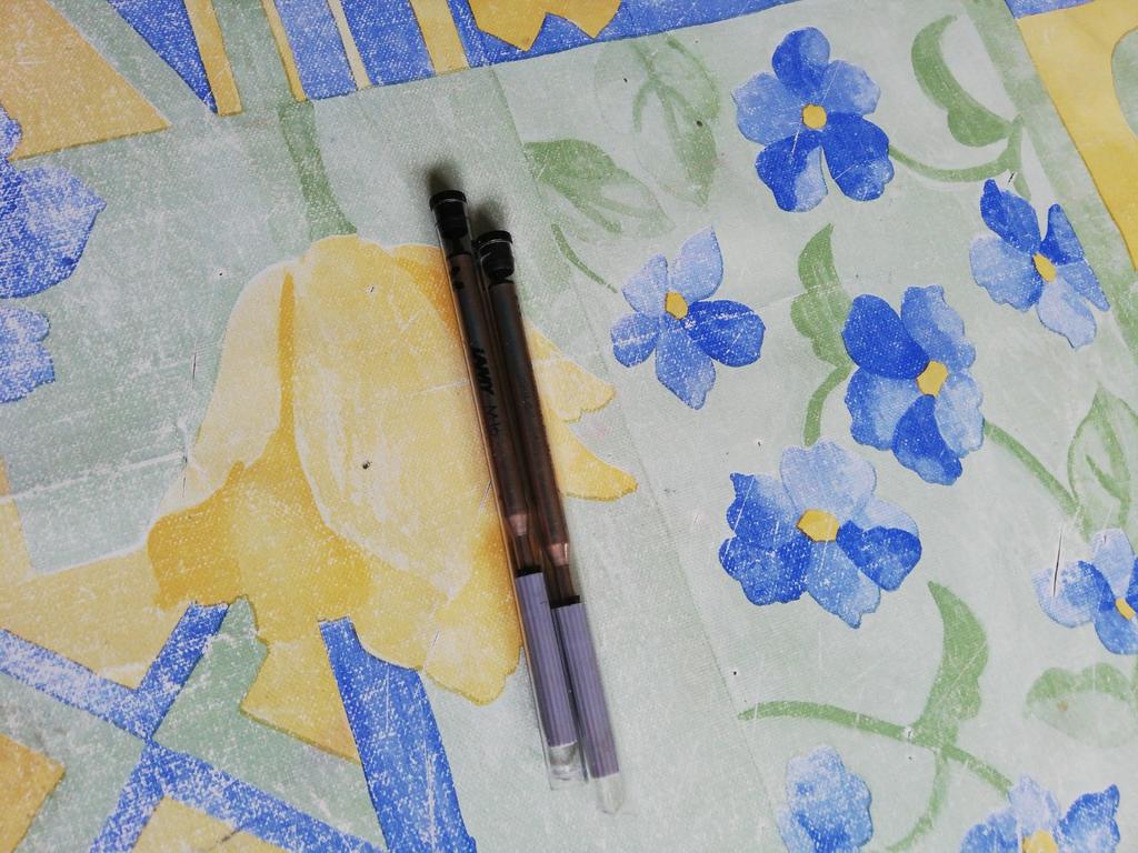 2 recharges Lamy stylo à bille. Noires. Neuves., Verzamelen, Pennenverzamelingen, Ophalen of Verzenden, Zo goed als nieuw, Balpen