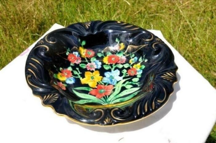 Grand plat bequet noir fleuri, Antiquités & Art, Antiquités | Céramique & Poterie, Enlèvement ou Envoi