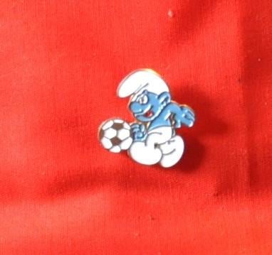 pin's schtroumpfs footballeur (2), Enlèvement ou Envoi, Utilisé, Autres Schtroumpfs, Autres types