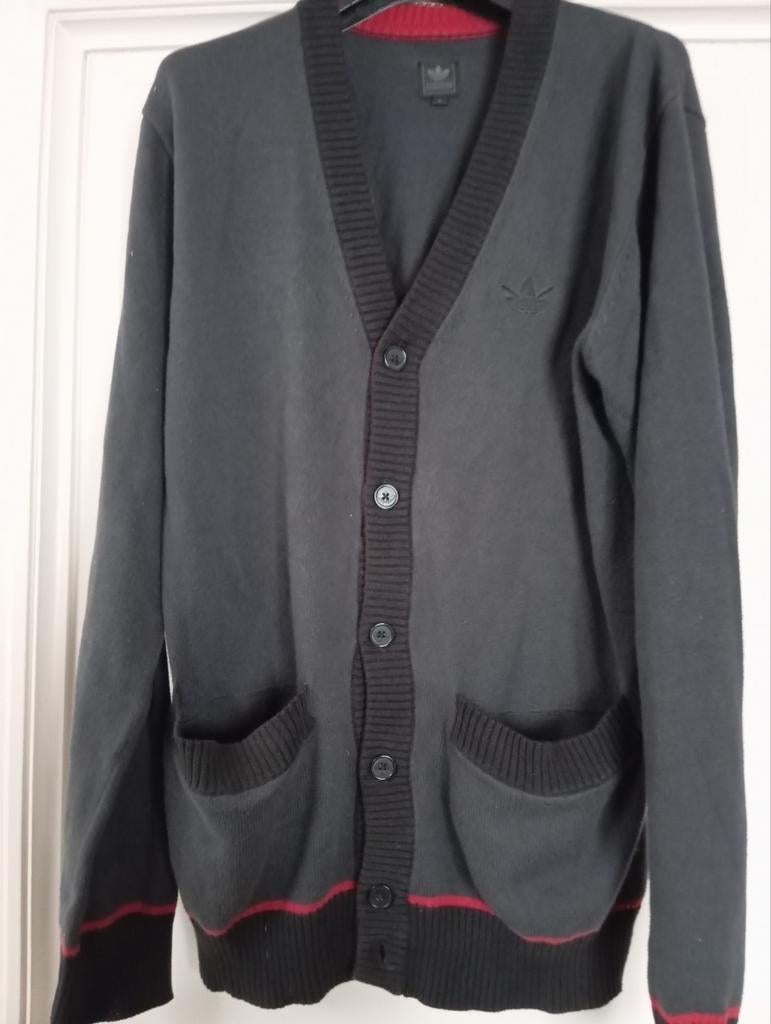 Adidas - grijze gilet met knopen en rode details, maat M, Ophalen of Verzenden, Zo goed als nieuw, Maat 48/50 (M)