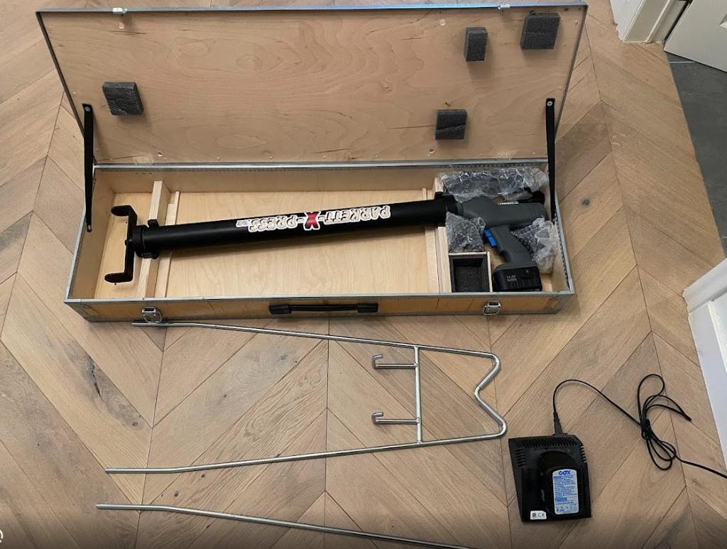 Lijmpistool voor parket of andere vloerbekleding op batterij, Doe-het-zelf en Bouw, Ophalen of Verzenden, Zo goed als nieuw