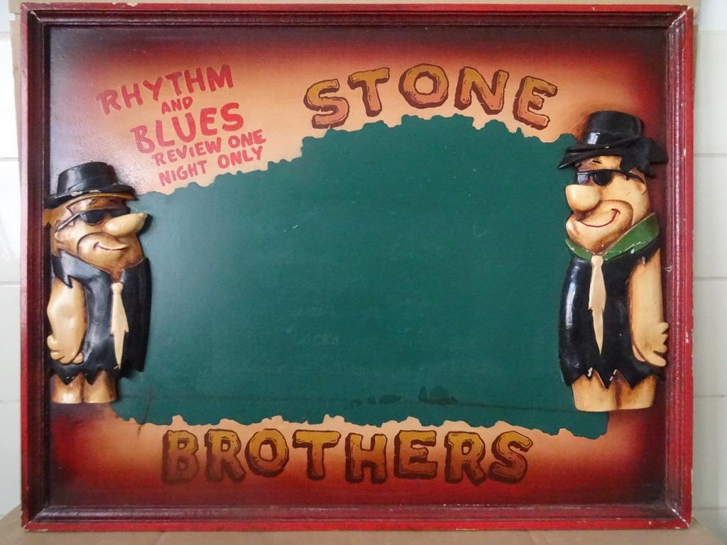Vintage pubbord menubord Flintstones Stone brothers 76x60cm, Antiek en Kunst, Curiosa en Brocante, Ophalen of Verzenden