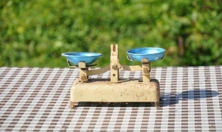 ancienne balance jouet en métal, Antiquités & Art, Antiquités | Jouets, Enlèvement ou Envoi