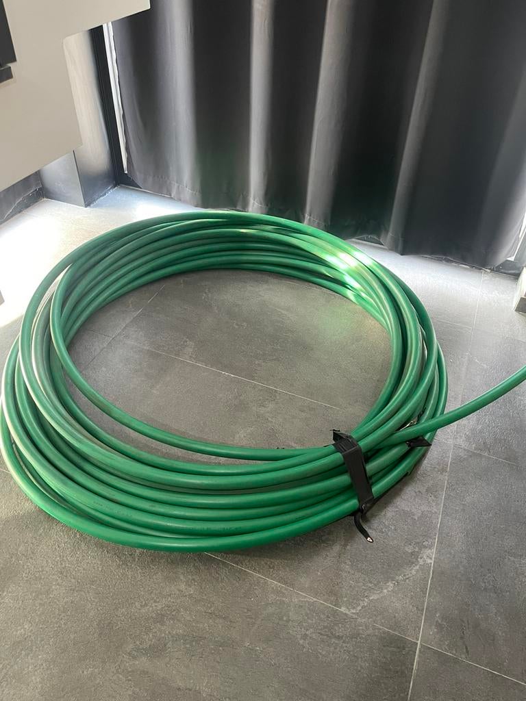 Dikke internetkabel, Enlèvement, Comme neuf