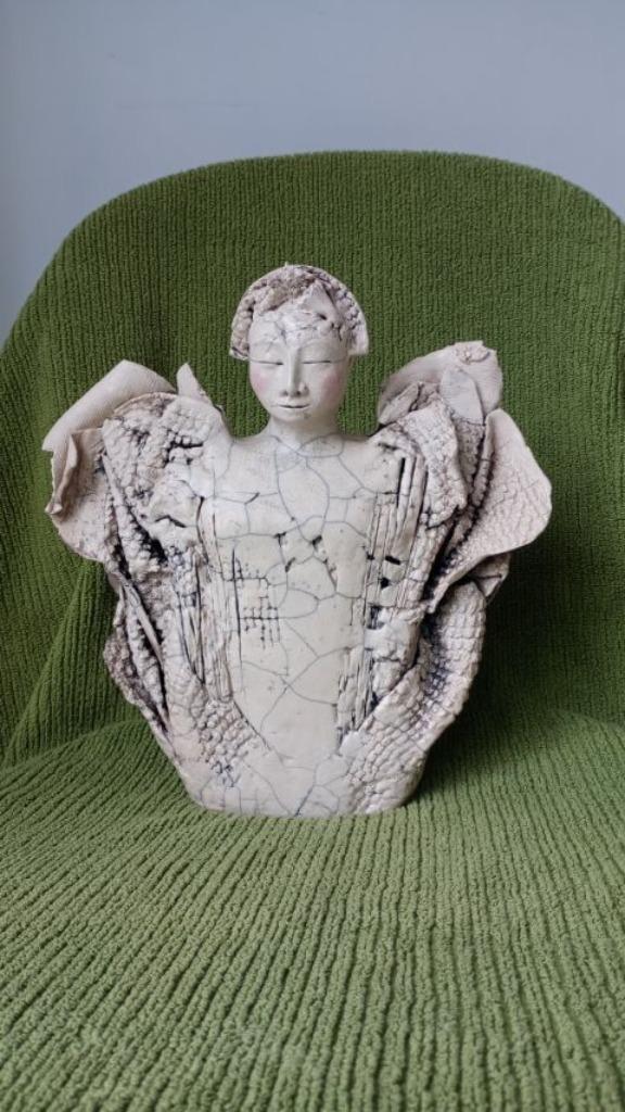 Spiritueel beeld in keramiek van Gisèle Putmans, Antiek en Kunst, Kunst | Beelden en Houtsnijwerken, Ophalen