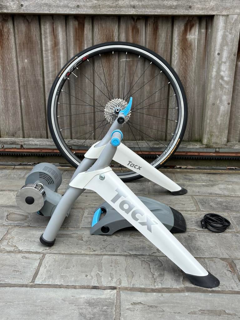 Tacx flow rollen met wiel, Sport en Fitness, Ophalen, Zo goed als nieuw