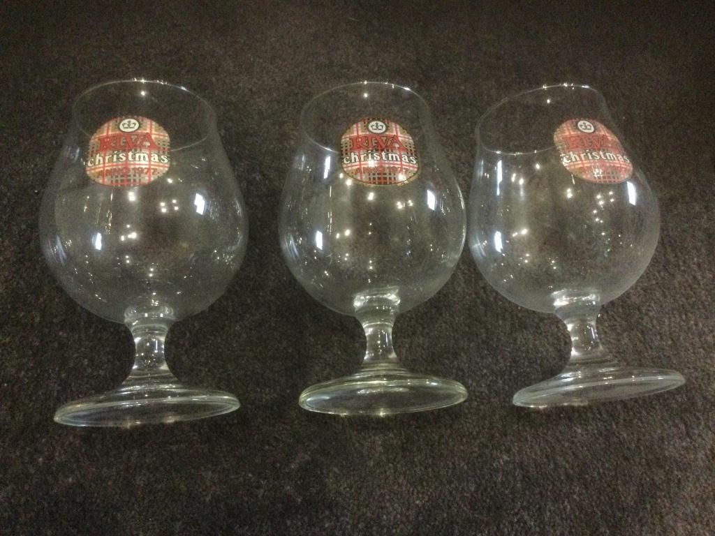 2 bierglazen Riva Christmas (anno 1977) Dentergem, Ophalen of Verzenden, Gebruikt, Bierglas