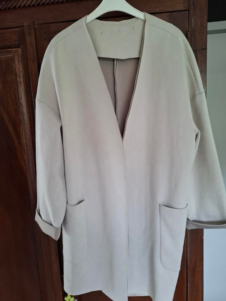 Suède beige vestje maat L € 10, Ophalen of Verzenden, Zo goed als nieuw