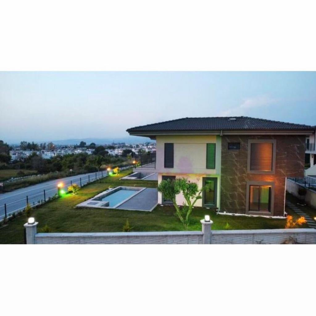 Villa à vendre à Kuşadası Güzelçamlı – 4+1, Ville, Maison d'habitation, 170 m², 4 pièces