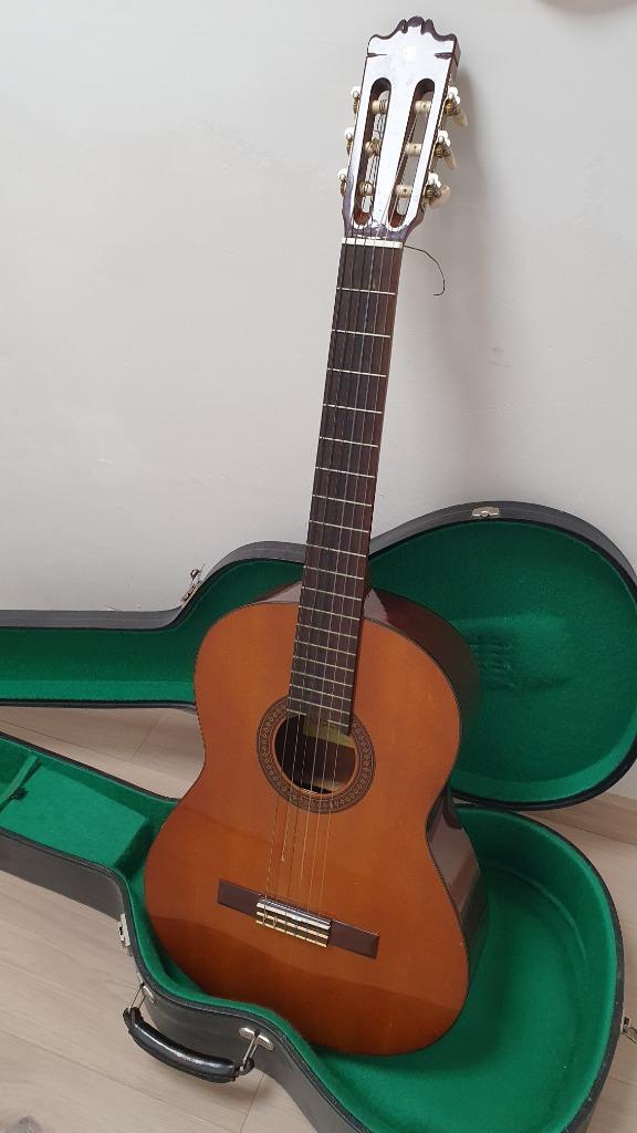 Guitare classique Yamaha G-228, Enlèvement, Utilisé, Avec valise