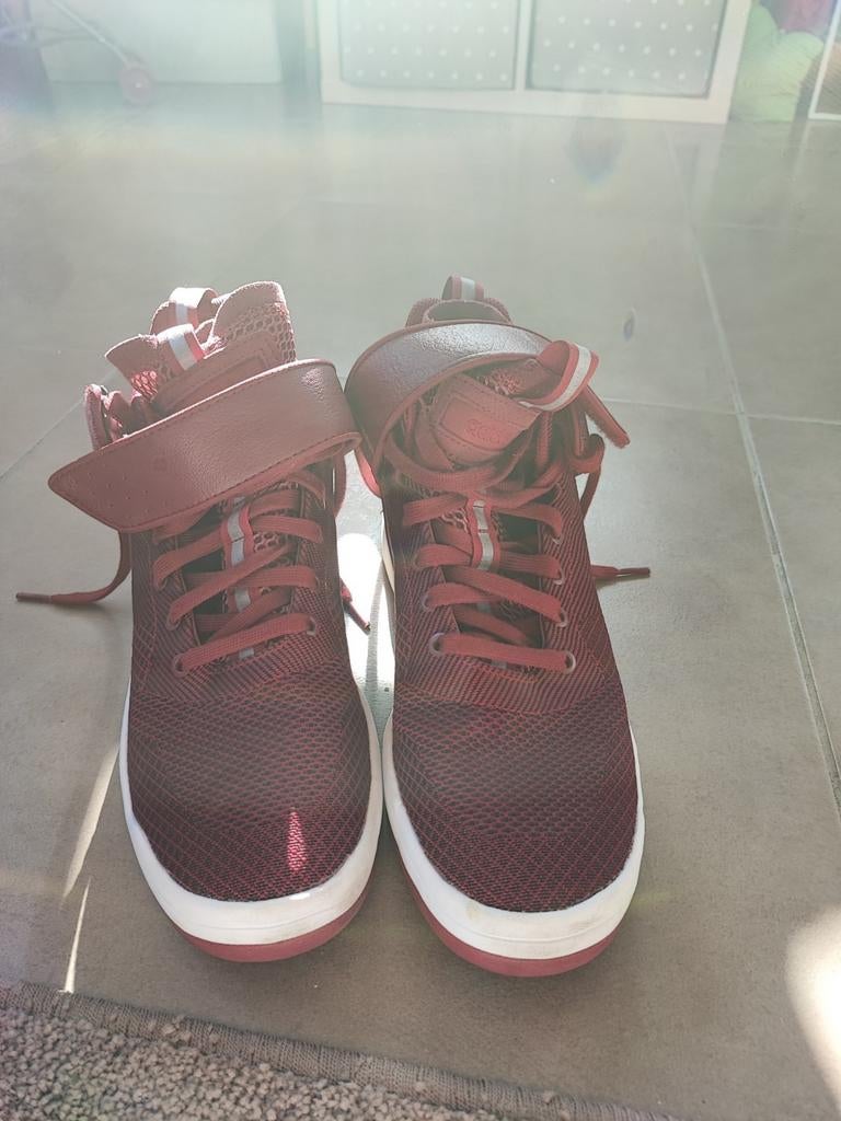 Chaussures de basket Adidas, Enlèvement ou Envoi, Comme neuf