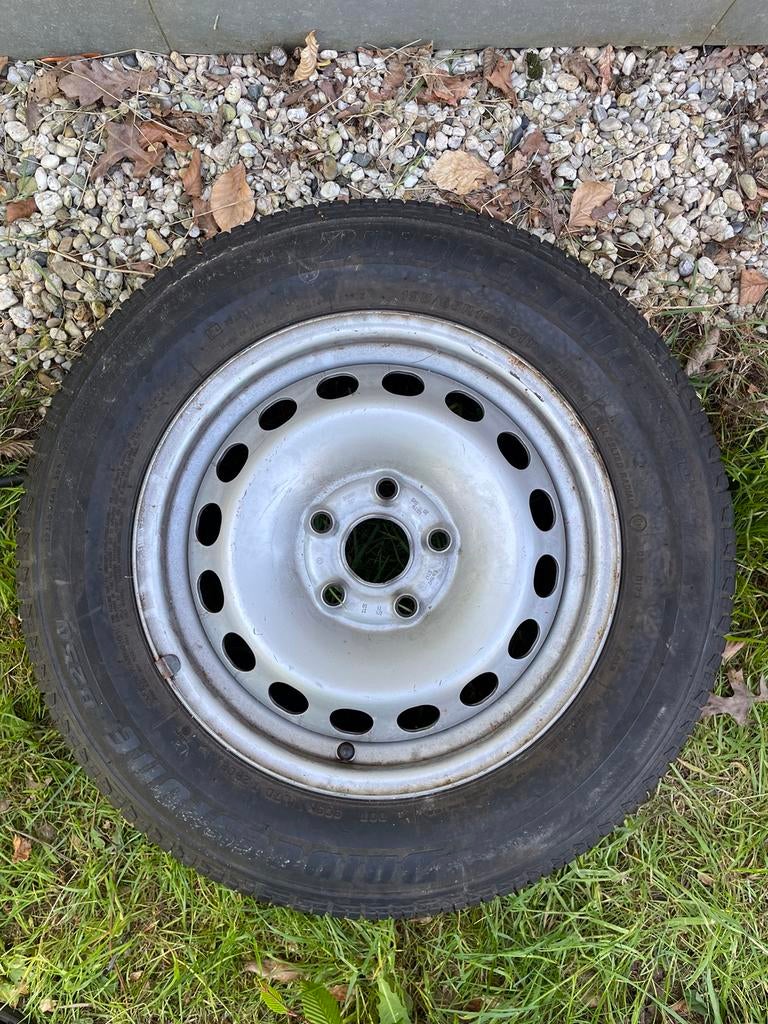 Bridgestone band op velg 195/65R15, Auto-onderdelen, Banden en Velgen, Ophalen, 15 inch, Banden en Velgen, 195 mm