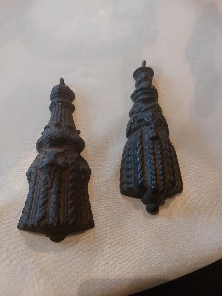 Beaux poids anciens en fonte avec une belle patine, Enlèvement