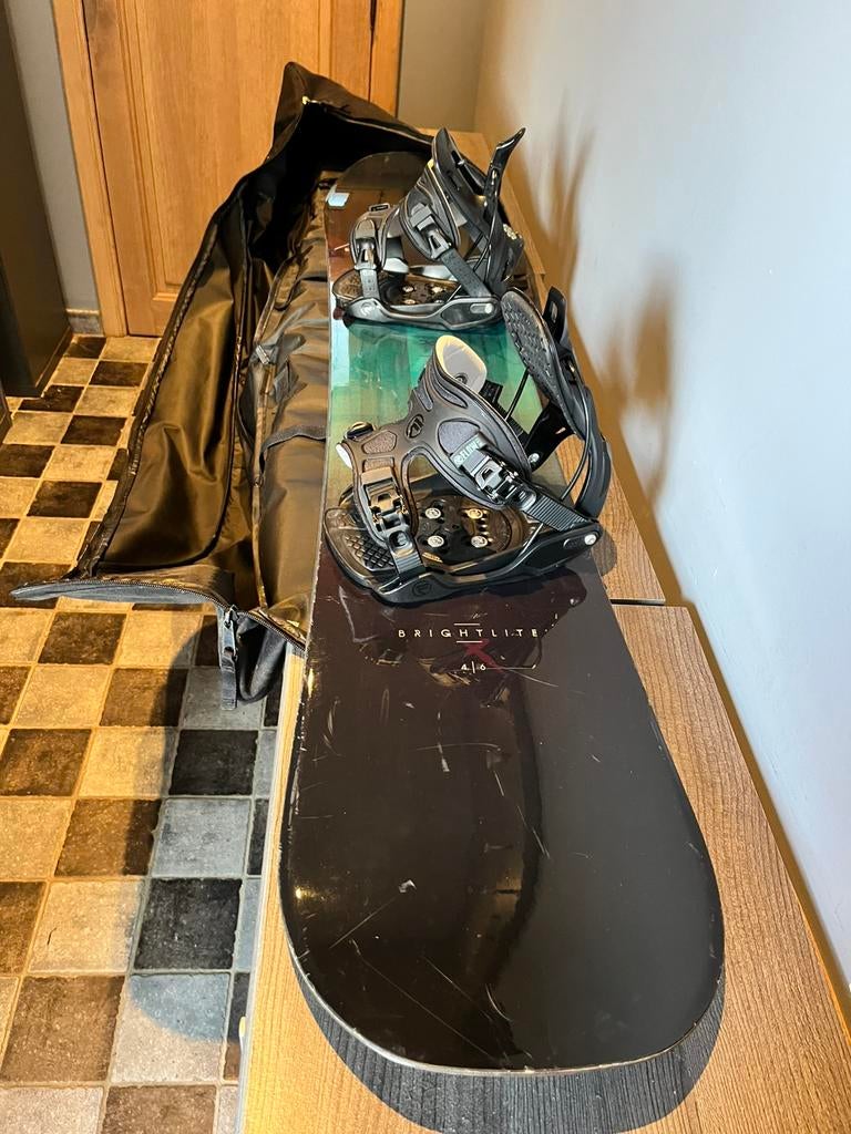 Snowboard Brigtlite met zak, Sport en Fitness, Ophalen, Gebruikt