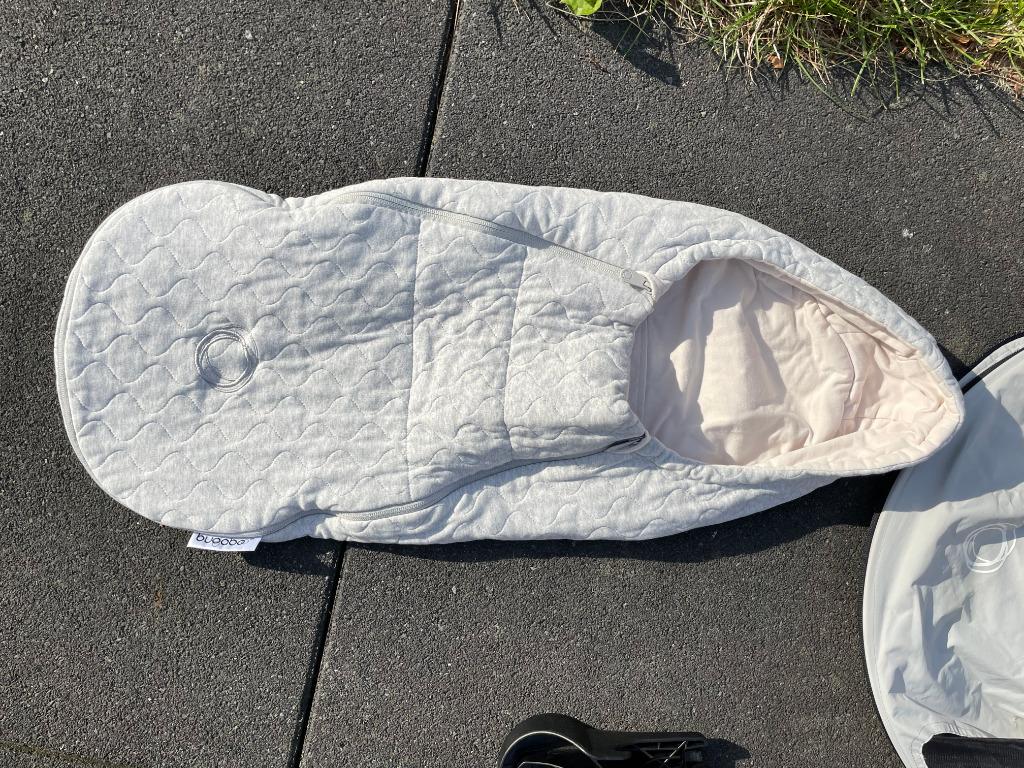 Bugaboo newborn inlay- baby-inzet cocoon lichtgrijs, Enlèvement, Utilisé, Couverture pieds