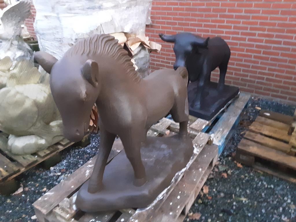 PAARDEN   BEELD  IN STEEN, Ophalen, Nieuw, Dier