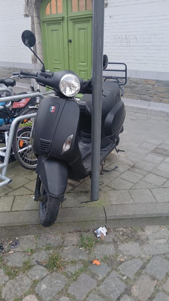 GTS Toscana Y7 2023 scooter defect voor onderdelen, Fietsen en Brommers, Ophalen, Nieuw