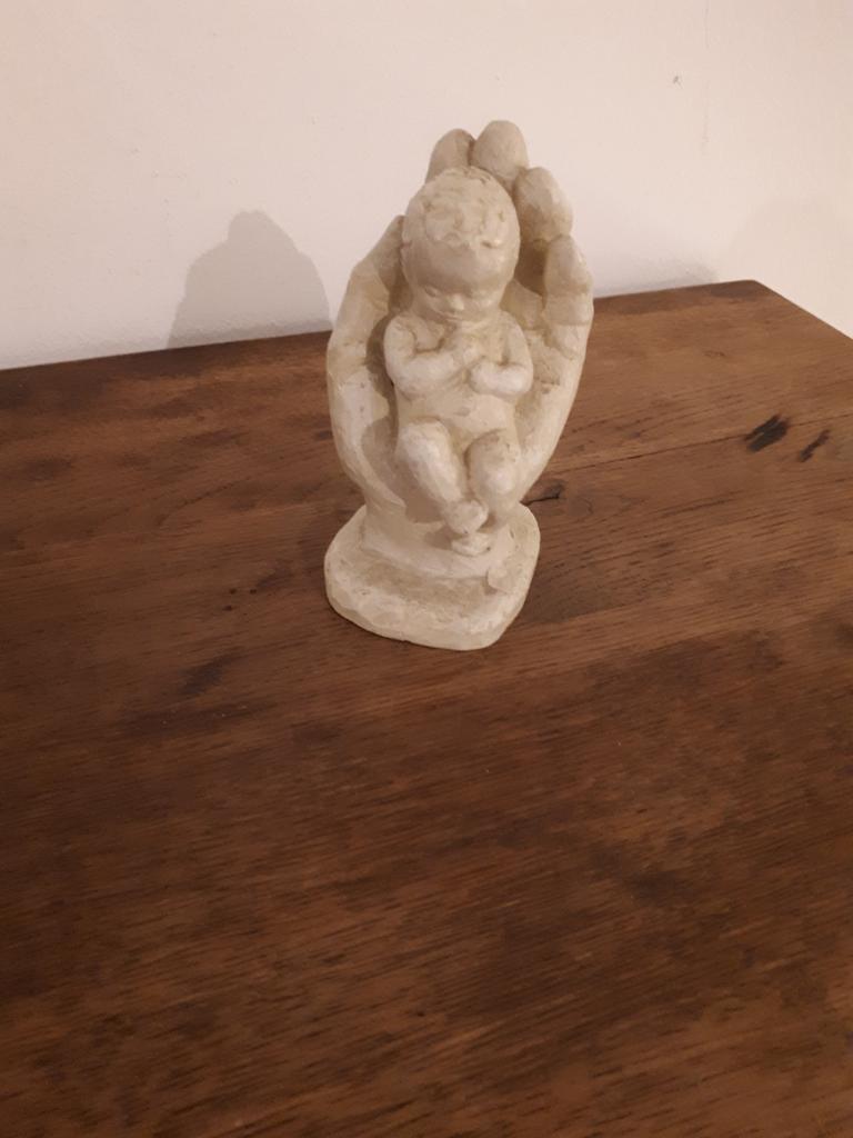 Statue en pierre bébé à la main, Enlèvement ou Envoi, Comme neuf