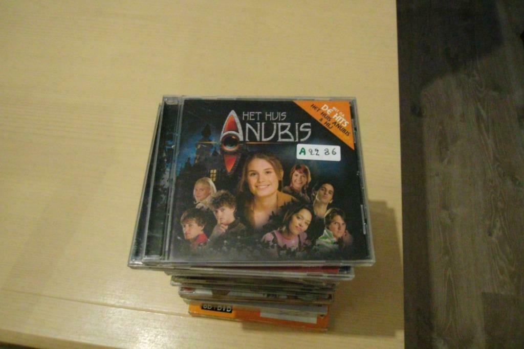 het huis anubis, Enlèvement ou Envoi
