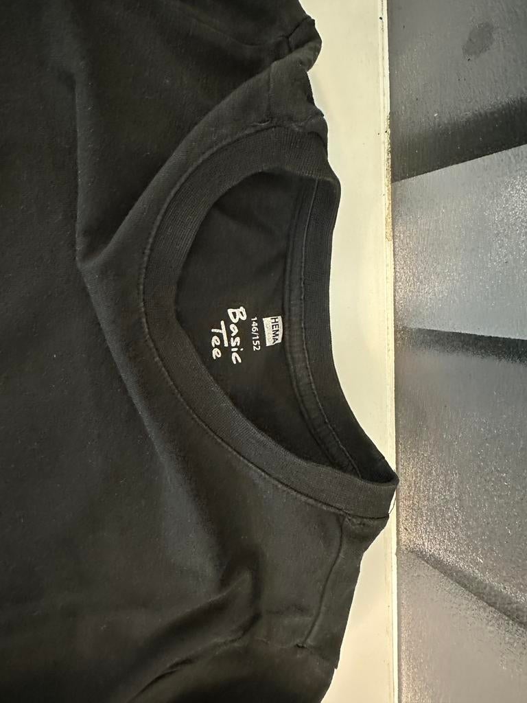 Zwarte shirt hema maat 146, Kinderen en Baby's, Kinderkleding | Maat 146, Jongen of Meisje, Ophalen of Verzenden, Zo goed als nieuw
