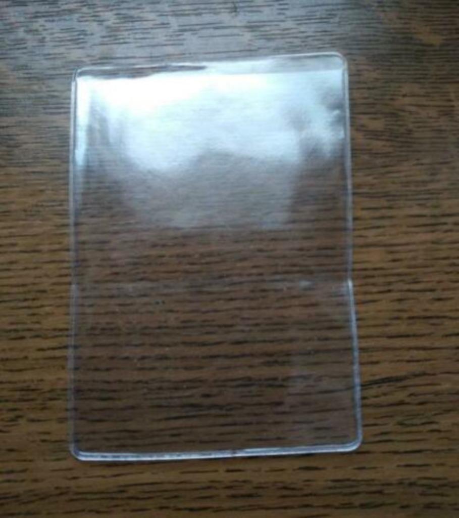 35 pochettes plastiques, Enlèvement ou Envoi