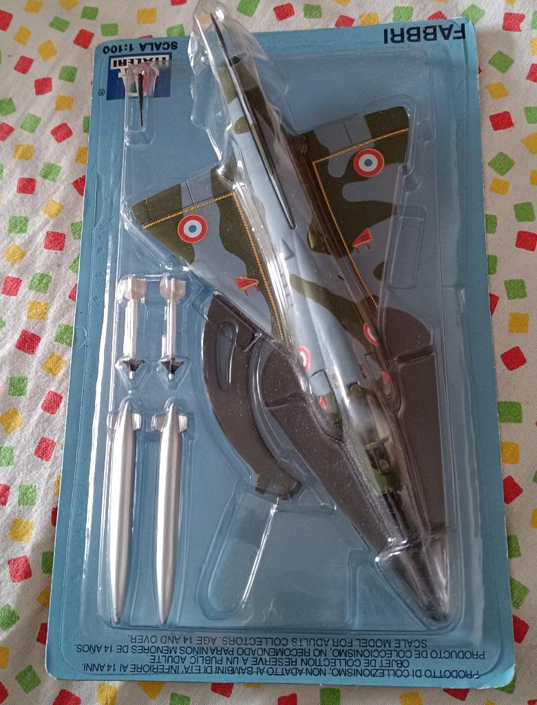 Italeri  : Avion Modèle : Mirage III E : zamak : 1:100, Enlèvement ou Envoi, Utilisé, Modèle réduit