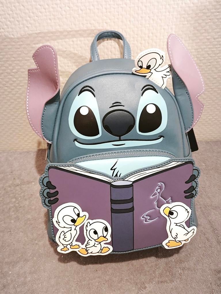Sac à dos Loungefly Disney Stitch Livre et Canards, Bijoux, Sacs & Beauté, Sacs | Sacs à dos, Enlèvement ou Envoi
