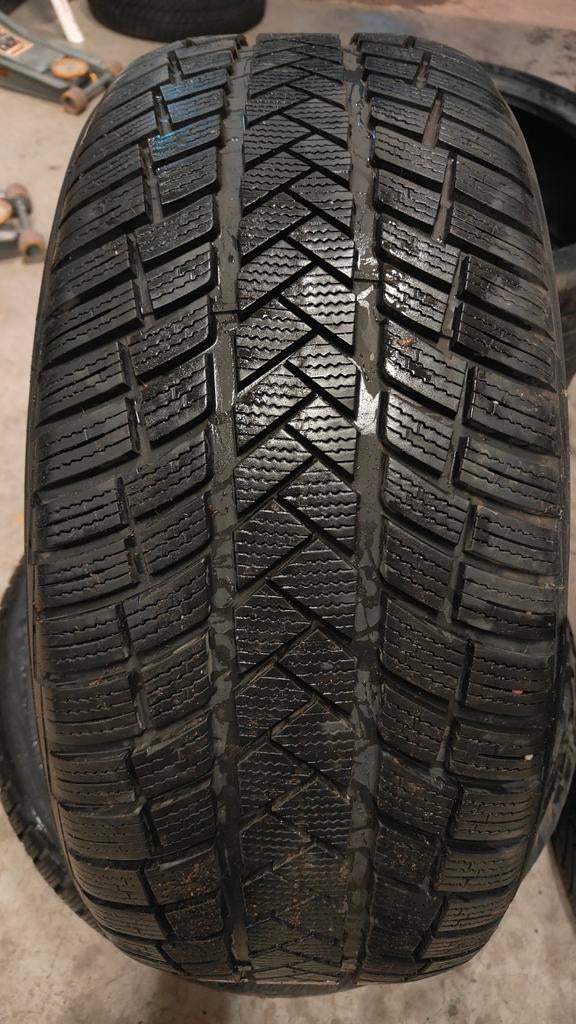 275/45r21 Vredestein 80€ per stuk met montage en balanceren, Ophalen